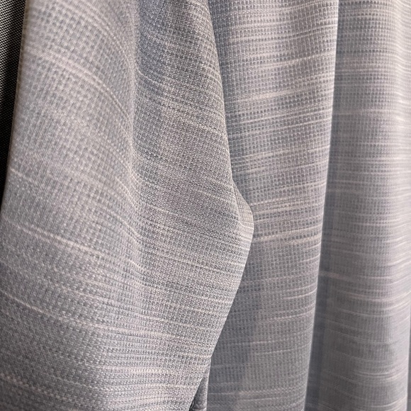 100. 2 polos Kirkland Charcoal/Members Mark Grey Polos XL - Picture 6 of 6